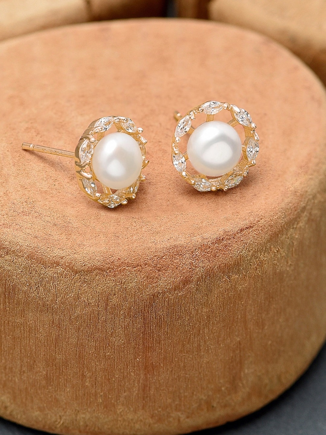 

Zaveri Pearls White Freshwater Pearl & Cubic Zirconia Studded Contemporary Studs Earrings