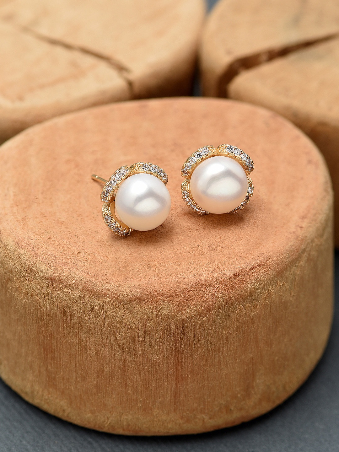 

Zaveri Pearls Gold-Plated White Freshwater Pearls & Cubic Zirconia Studs Earrings
