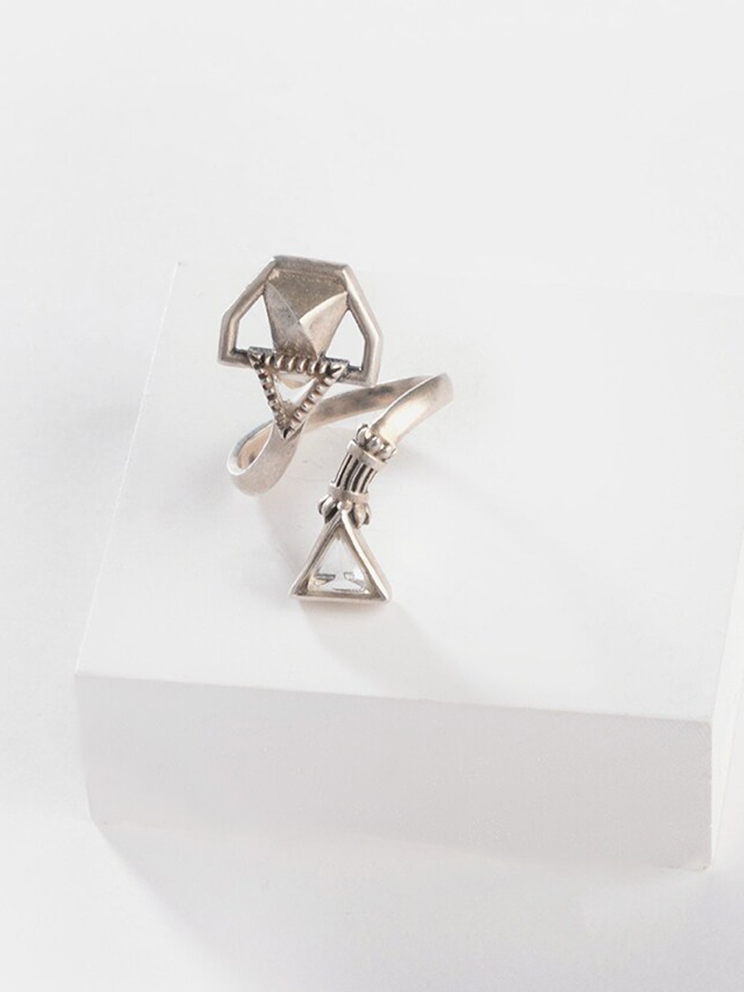 

SHAYA Oxidised Silver-Toned Transparent Glass Polki-Studded Adjustable Finger Ring