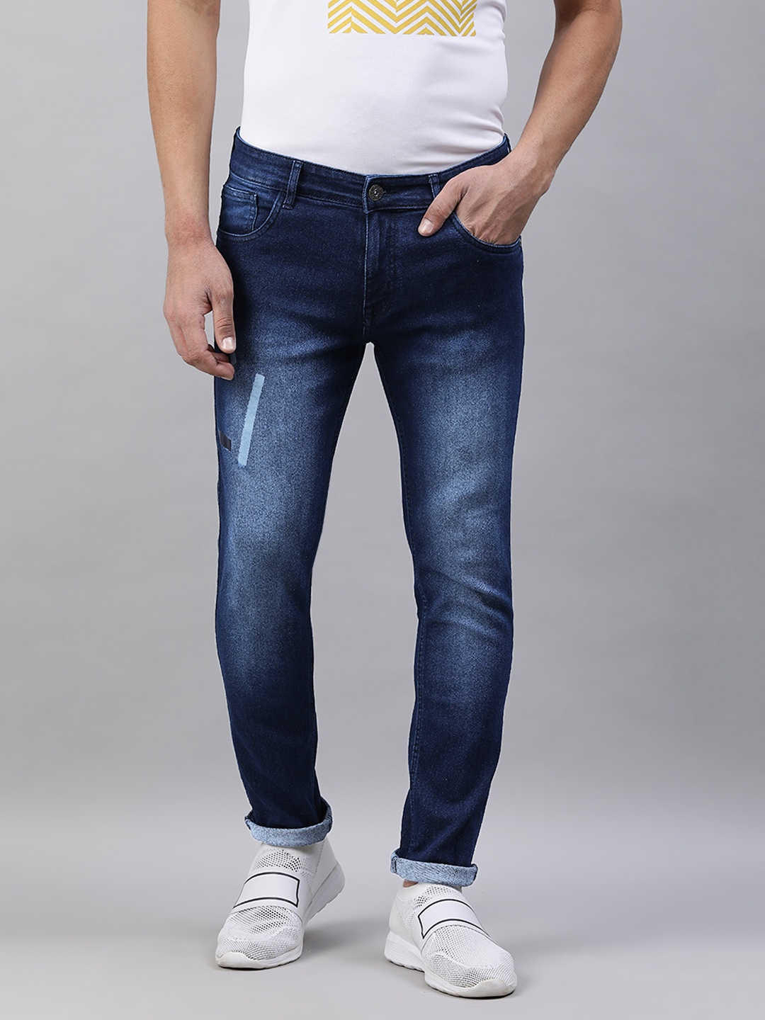 

abof Men Blue Tapered Fit Light Fade Mid-Rise Stretchable Jeans