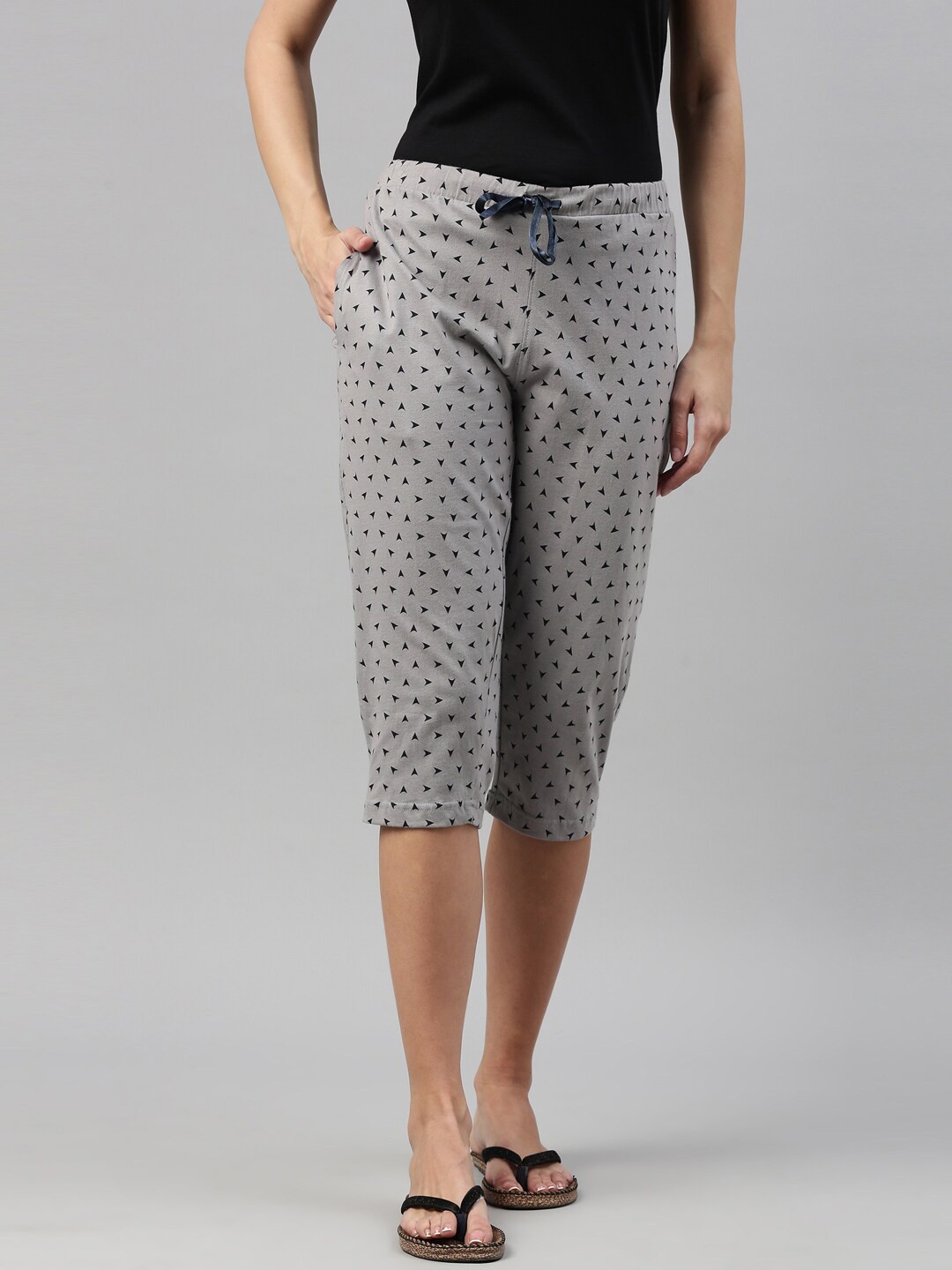 

Enviously Young Women Grey Printed Cotton Capris