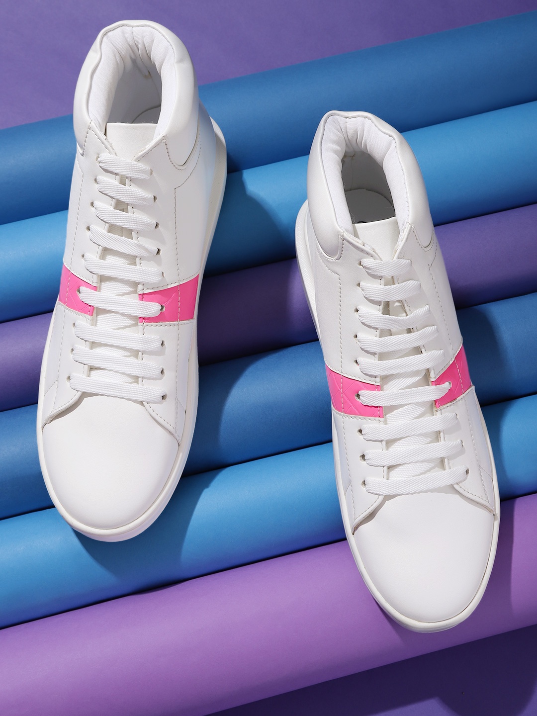 

Kook N Keech Women White & Pink Mid-Top Colourblocked Sneakers