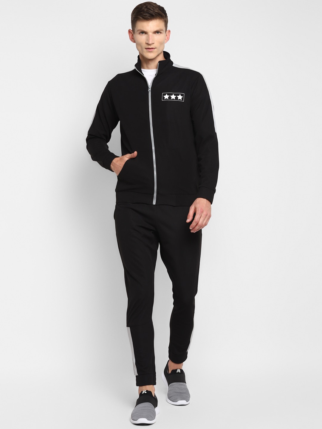 

Yuuki Men Black Solid Tracksuit