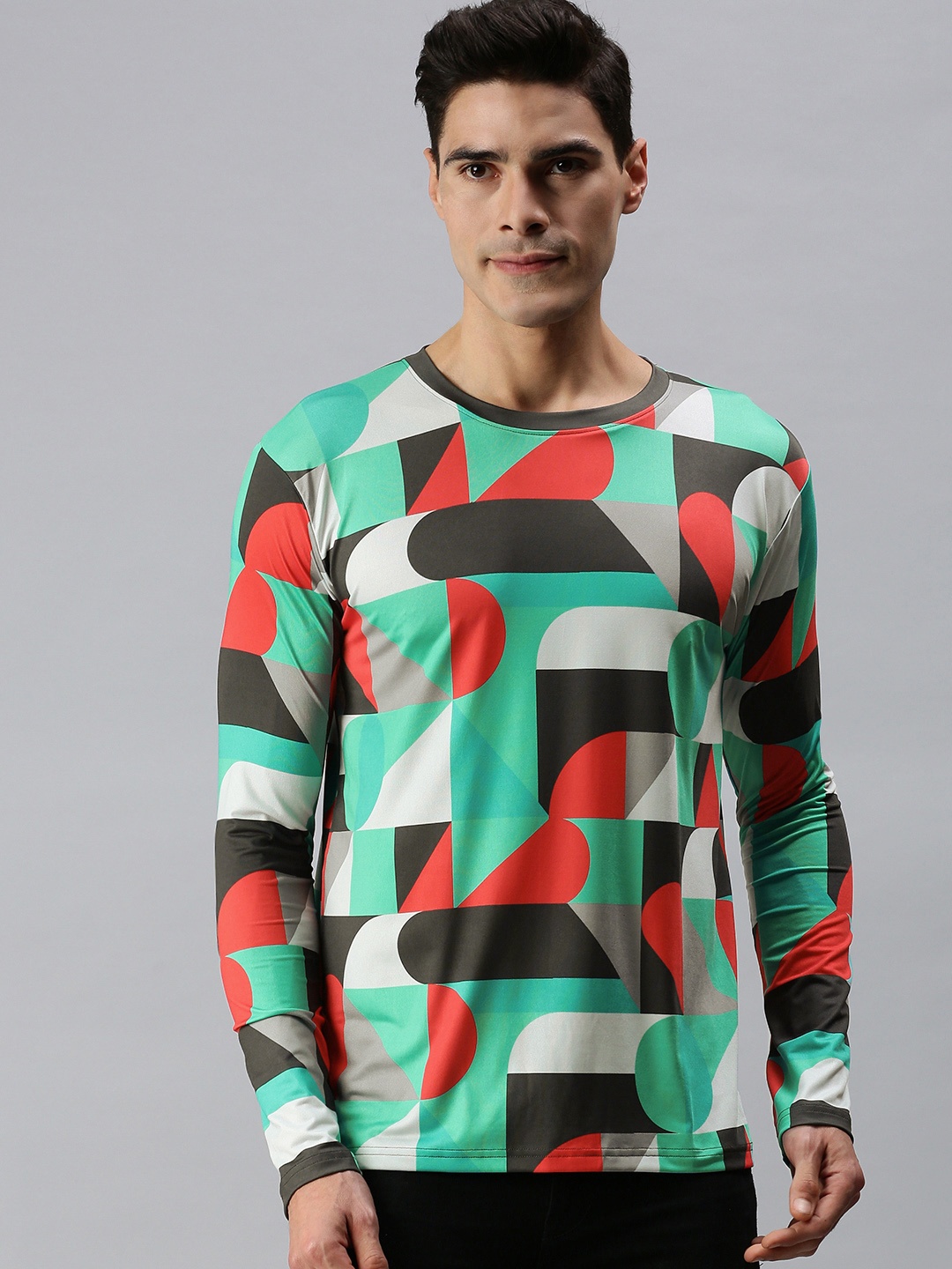 

mezmoda Men Green & Red All Over Geometric Printed Dry-Fit Round Neck T-shirt