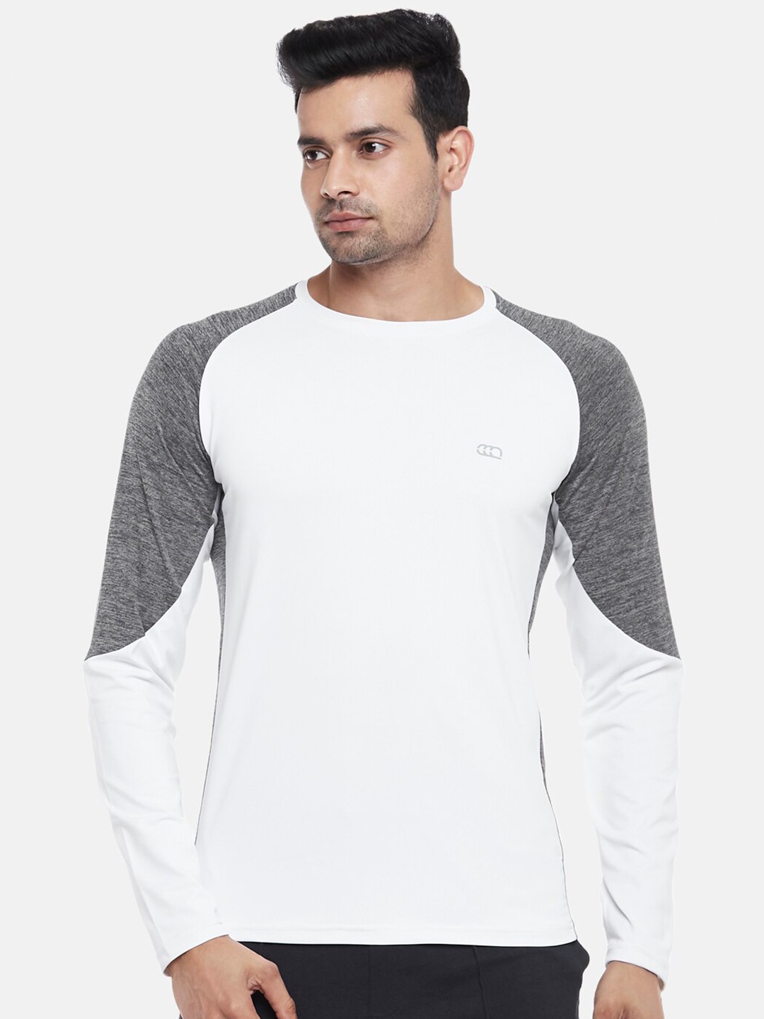 

Ajile by Pantaloons Men White & Grey Taglan Sleeves Slim Fit T-shirt