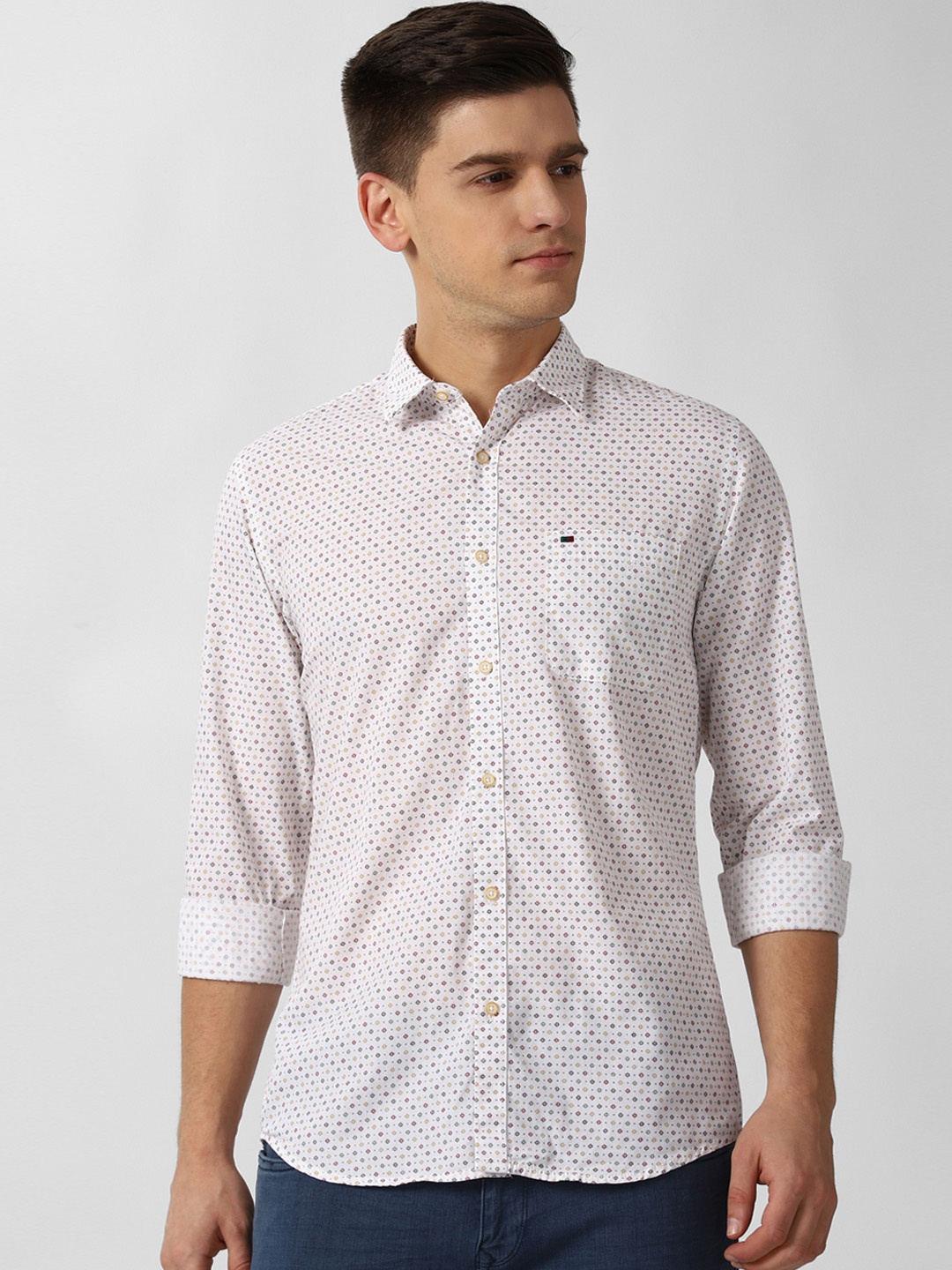 

Peter England Casuals Men White Slim Fit Opaque Printed Pure Cotton Casual Shirt