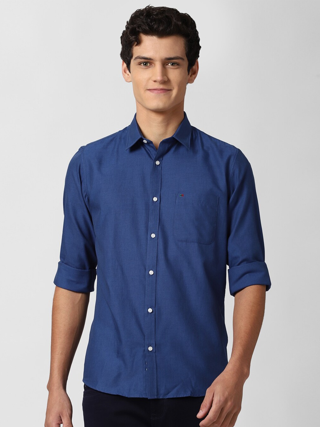 

Peter England Casuals Men Blue Slim Fit Opaque Casual Shirt