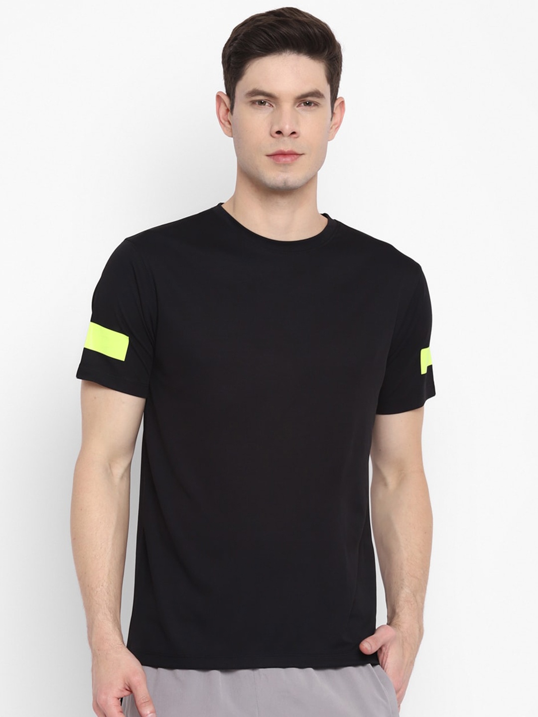 

OFF LIMITS Men Black Applique T-shirt