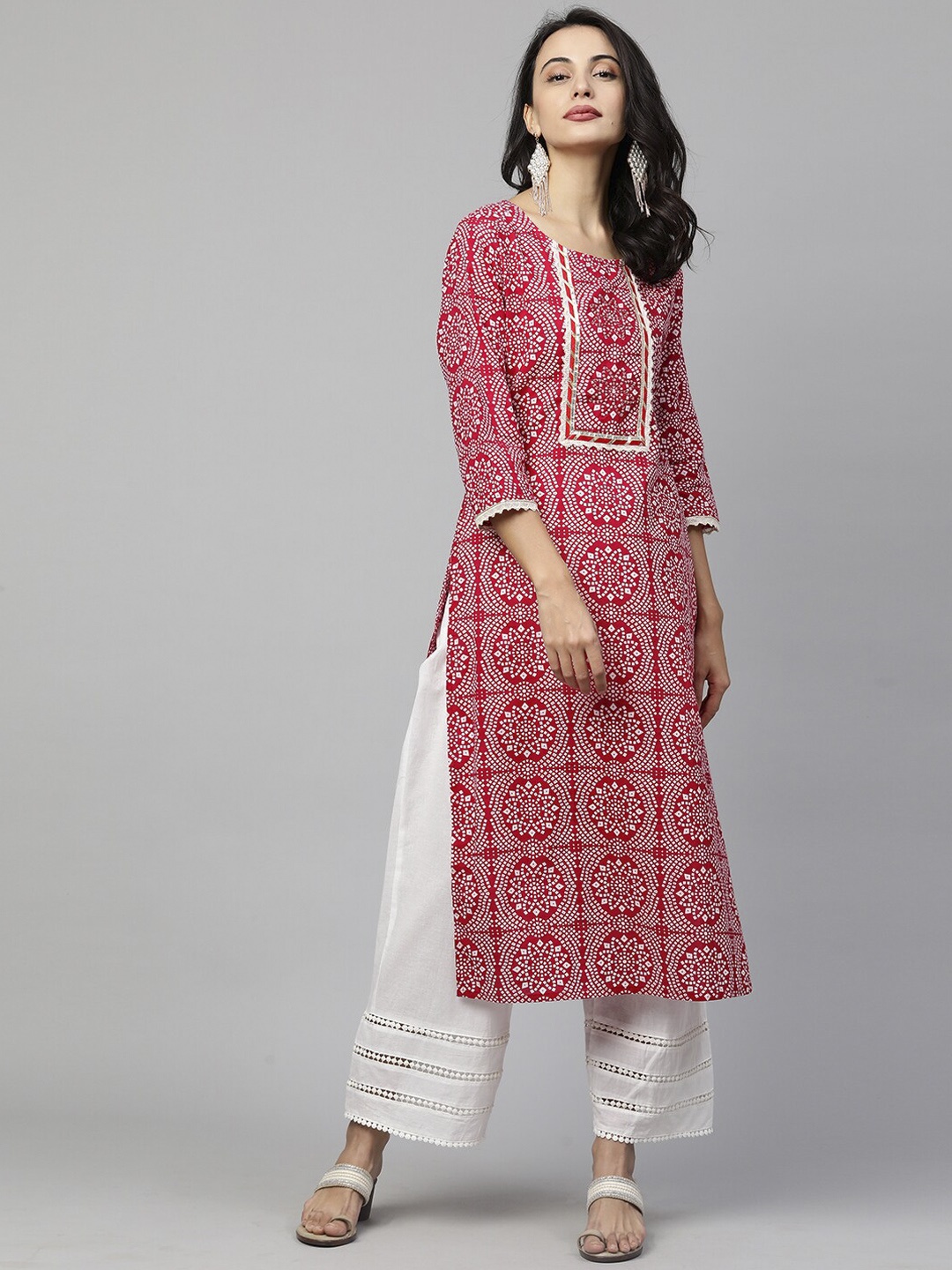 

FASHOR Women Pink & White Bandhani Printed Gotta Patti Straight Kurta