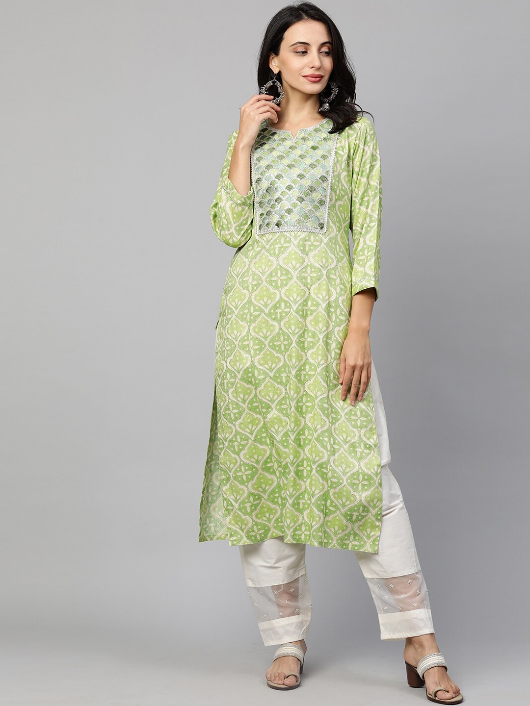 

FASHOR Women Green & Off White Ethnic Motifs Screen Printed Sequinned Straight Kurta