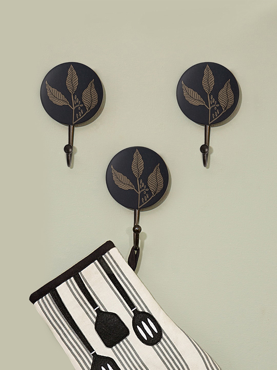 

ellementry Golden & Beige Set Of 3 Wooden Wall Hooks, Black