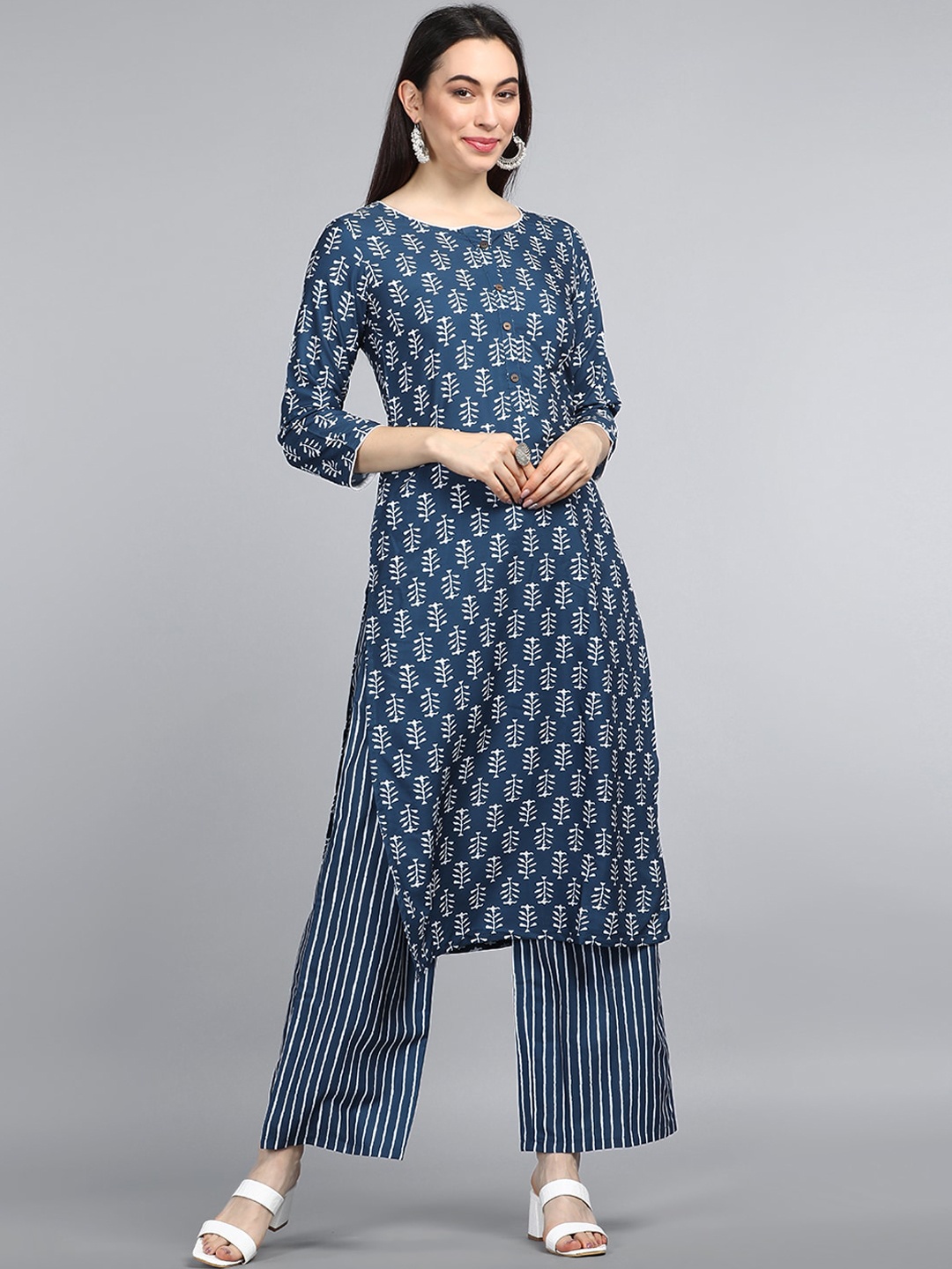 

AHIKA Women Navy Blue Printed Kurti with Palazzos