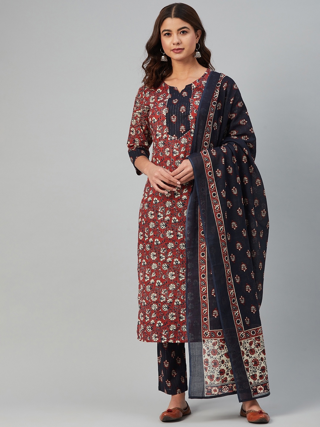 

Yuris Women Maroon Ethnic Motifs Printed Regular Gotta Patti Pure Cotton Kurta with Trousers & With Dupatta