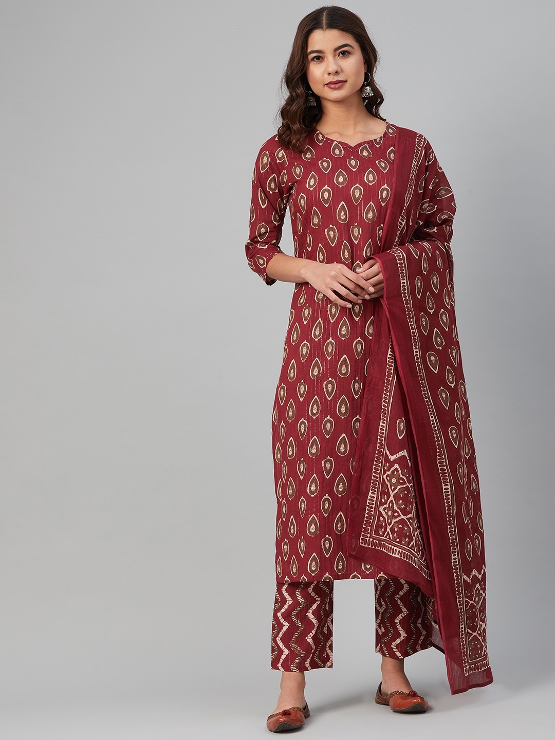 

Yuris Women Maroon Ethnic Motifs Printed Regular Pure Cotton Kurta with Trousers & With Dupatta