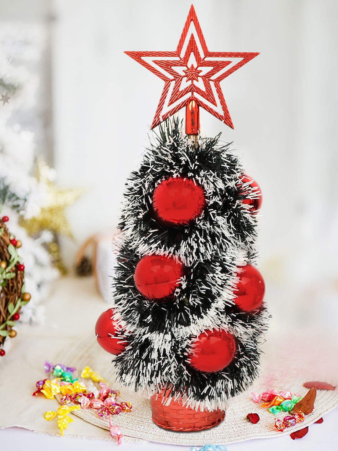 

TIED RIBBONS Red & Black Christmas Tree Gift Set