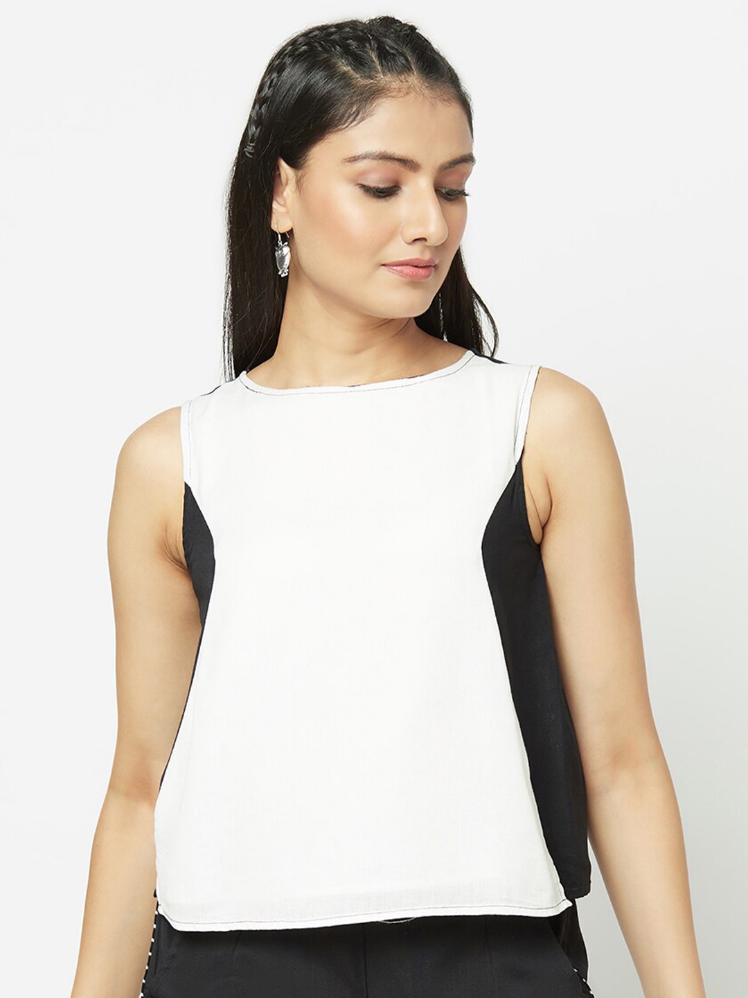 

Fabindia Black & White Colourblocked Linen Regular Top
