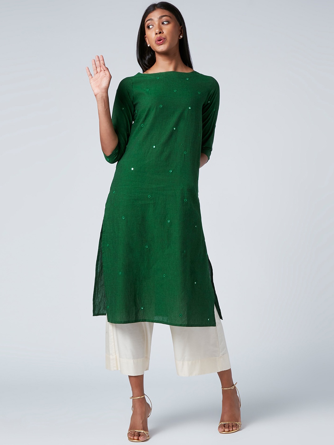 

OKHAI Women Green Embroidered Extended Sleeves Mirror Work Handloom Cotton Kurta