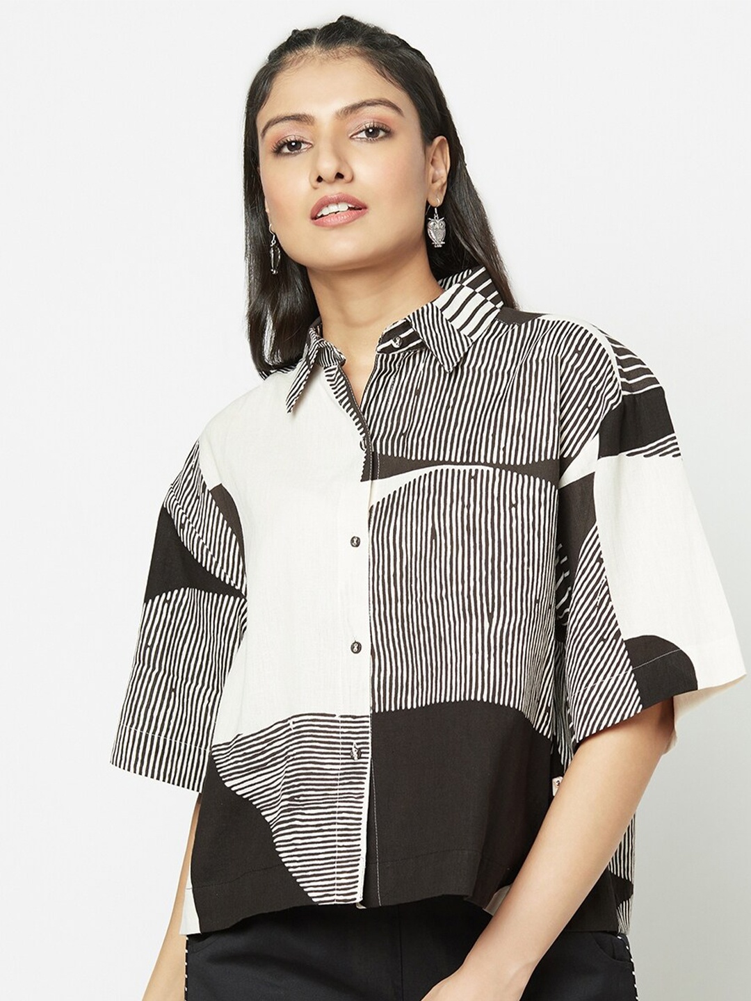 

Fabindia Women Black & White Colourblocked Opaque Linen Crop Casual Shirt