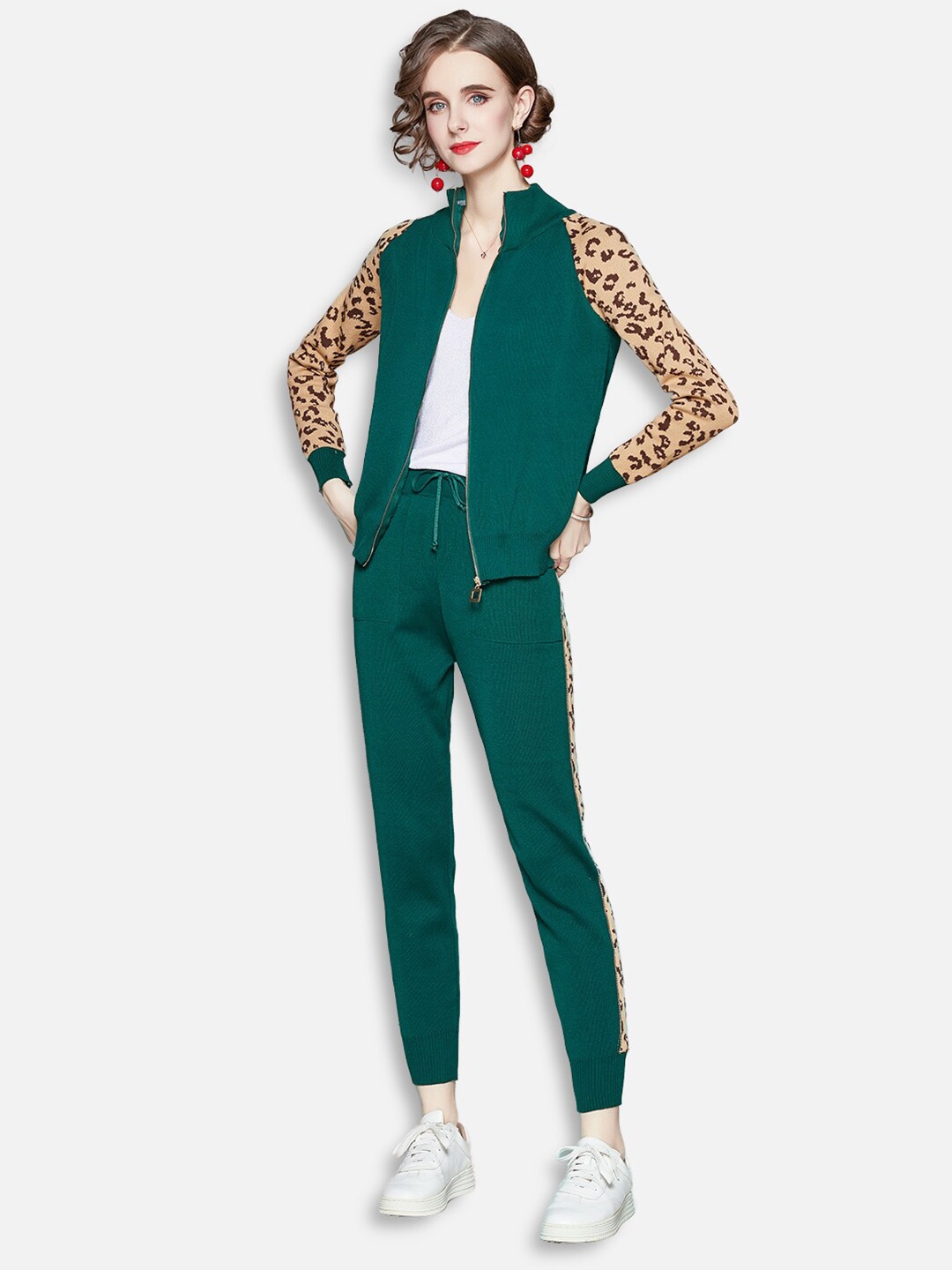 

JC Collection Women Green & Beige Printed Coat with Pyjamas