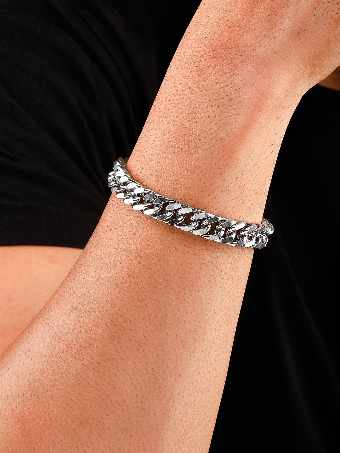 

The Roadster Lifestyle Co Men Silver Tone Chain Bracelet