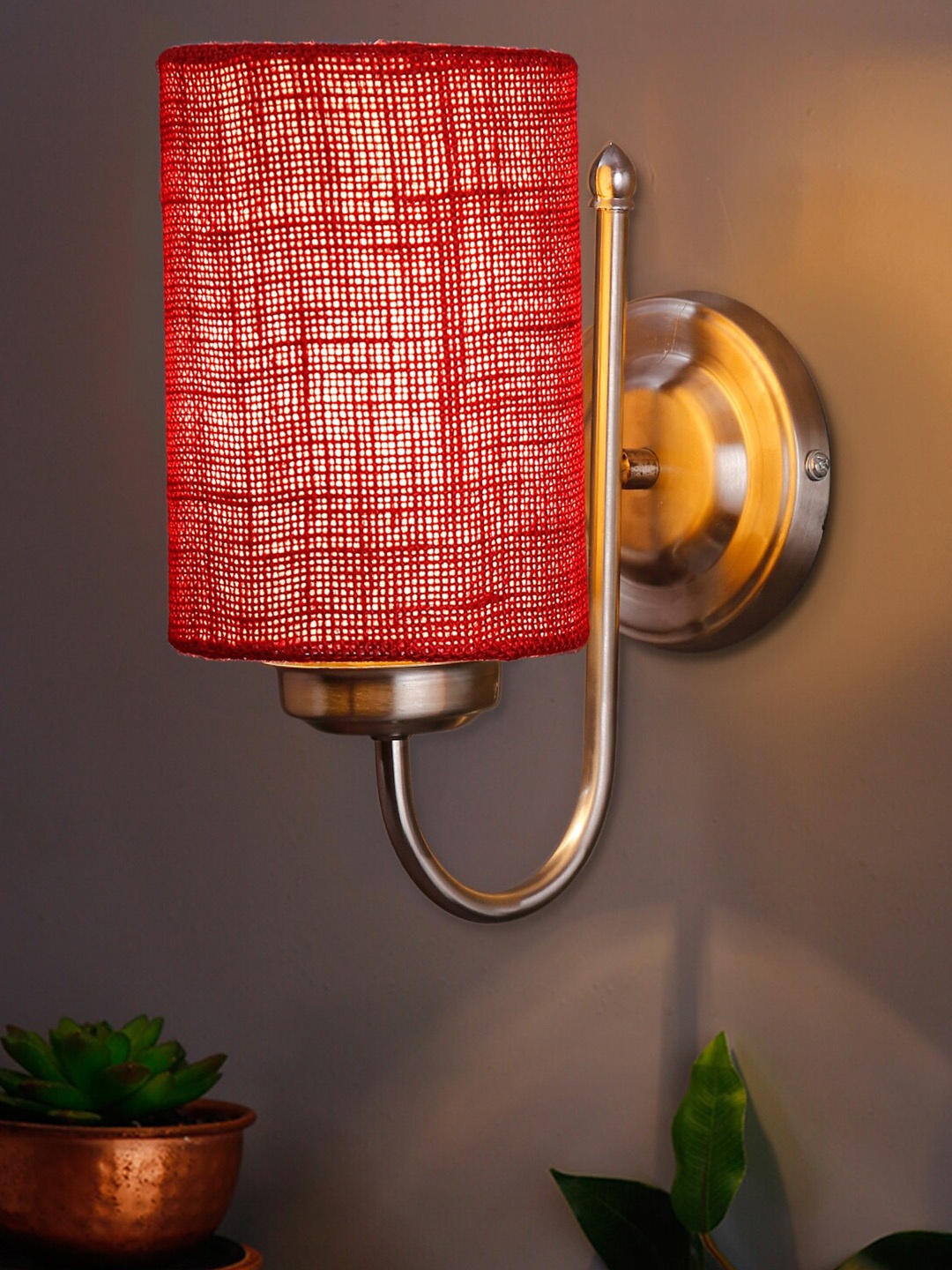 

Devansh Maroon Jute wall mounted lamp