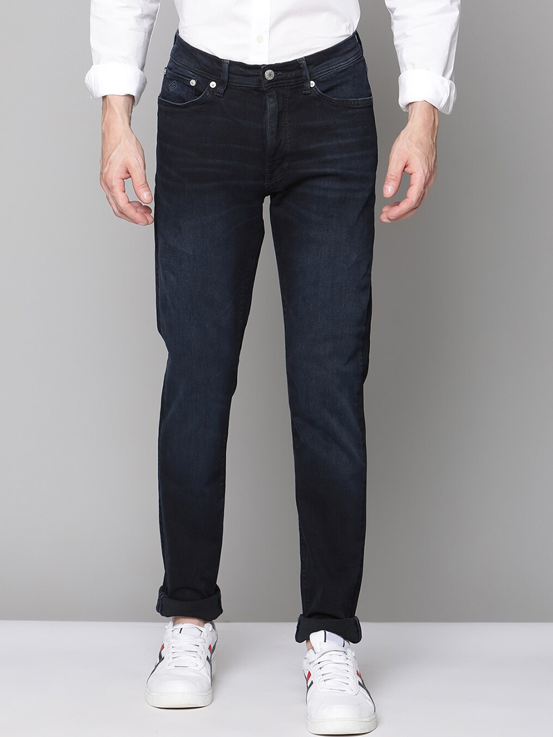 

GANT Men Black Slim Fit Slash Knee Stretchable Jeans