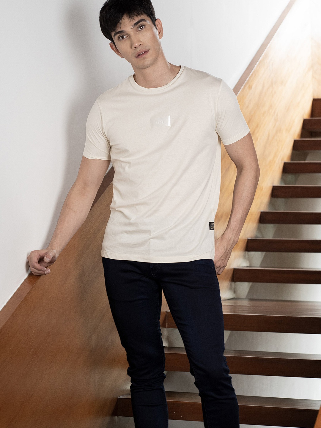 RARE RABBIT Men Nex Typography Slim Fit T-Shirt, Off white