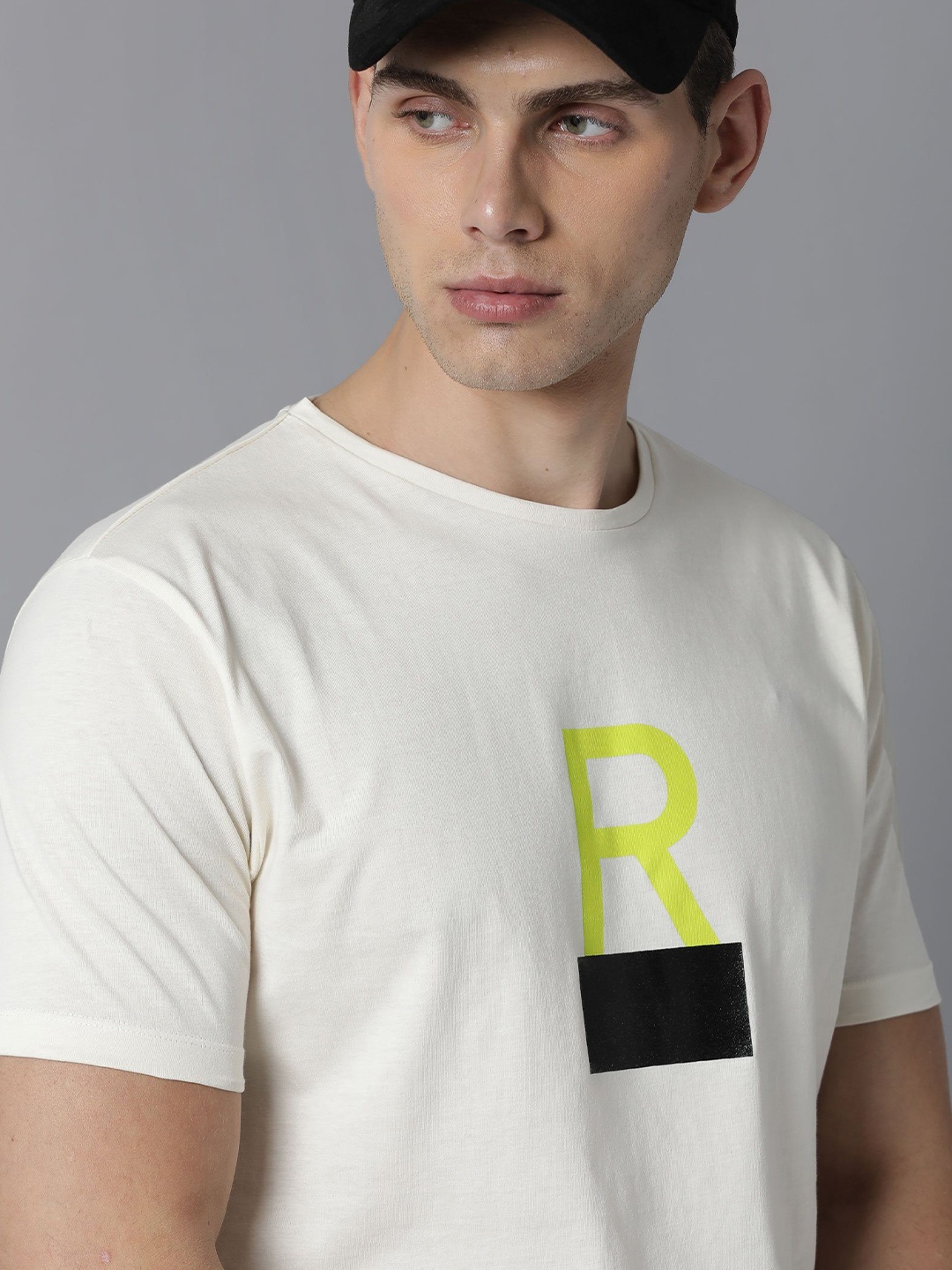 

RARE RABBIT Men Rings-4 Slim Fit Solid Polo Collar T-Shirt, Off white