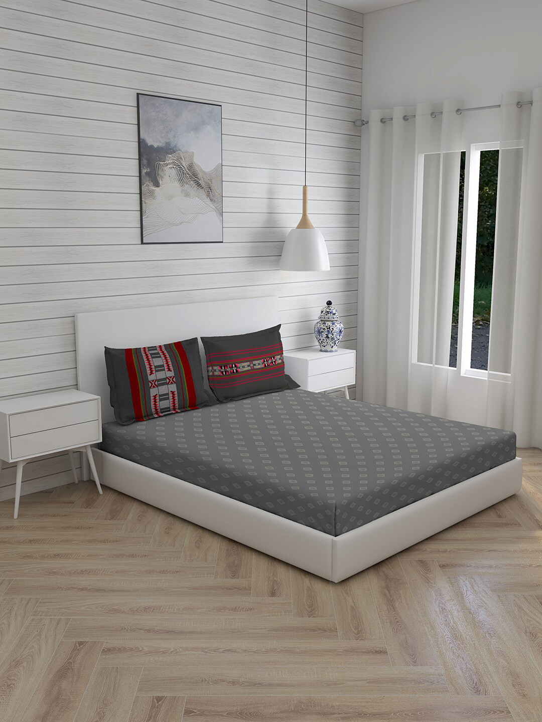 

Boutique Living India Black & Grey Geometric 200 TC King Bedsheet with 2 Pillow Covers