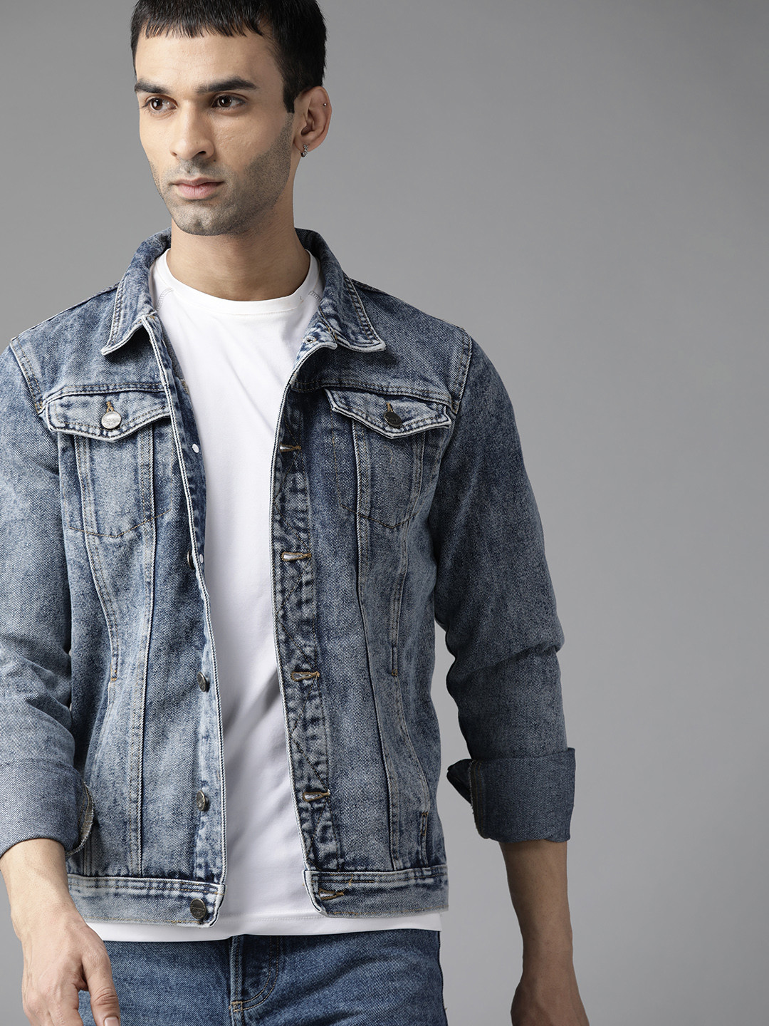 

The Roadster Lifestyle Co Men Blue Pure Cotton Washed Denim Jacket