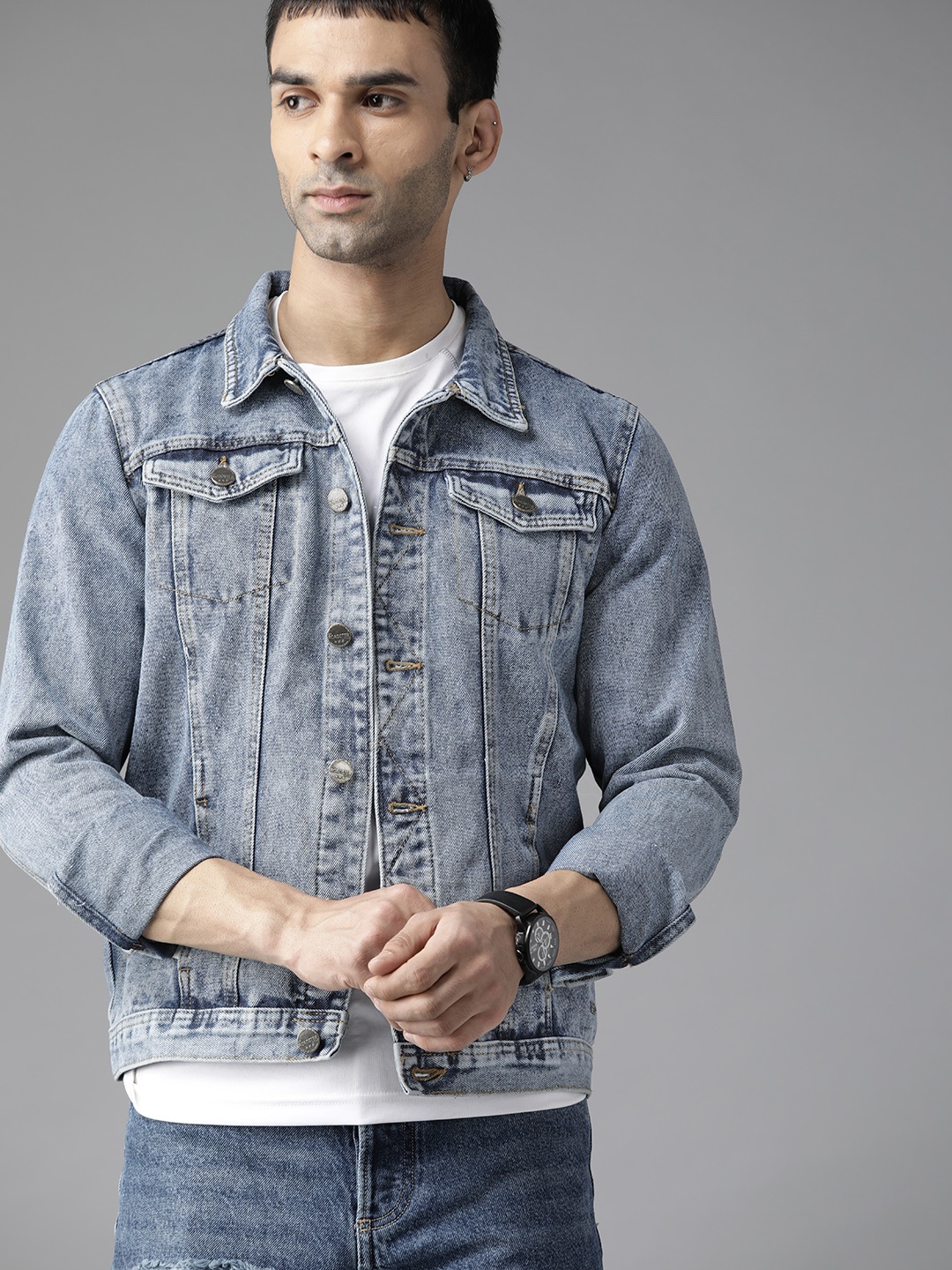 

The Roadster Lifestyle Co Men Blue Pure Cotton Washed Denim Jacket