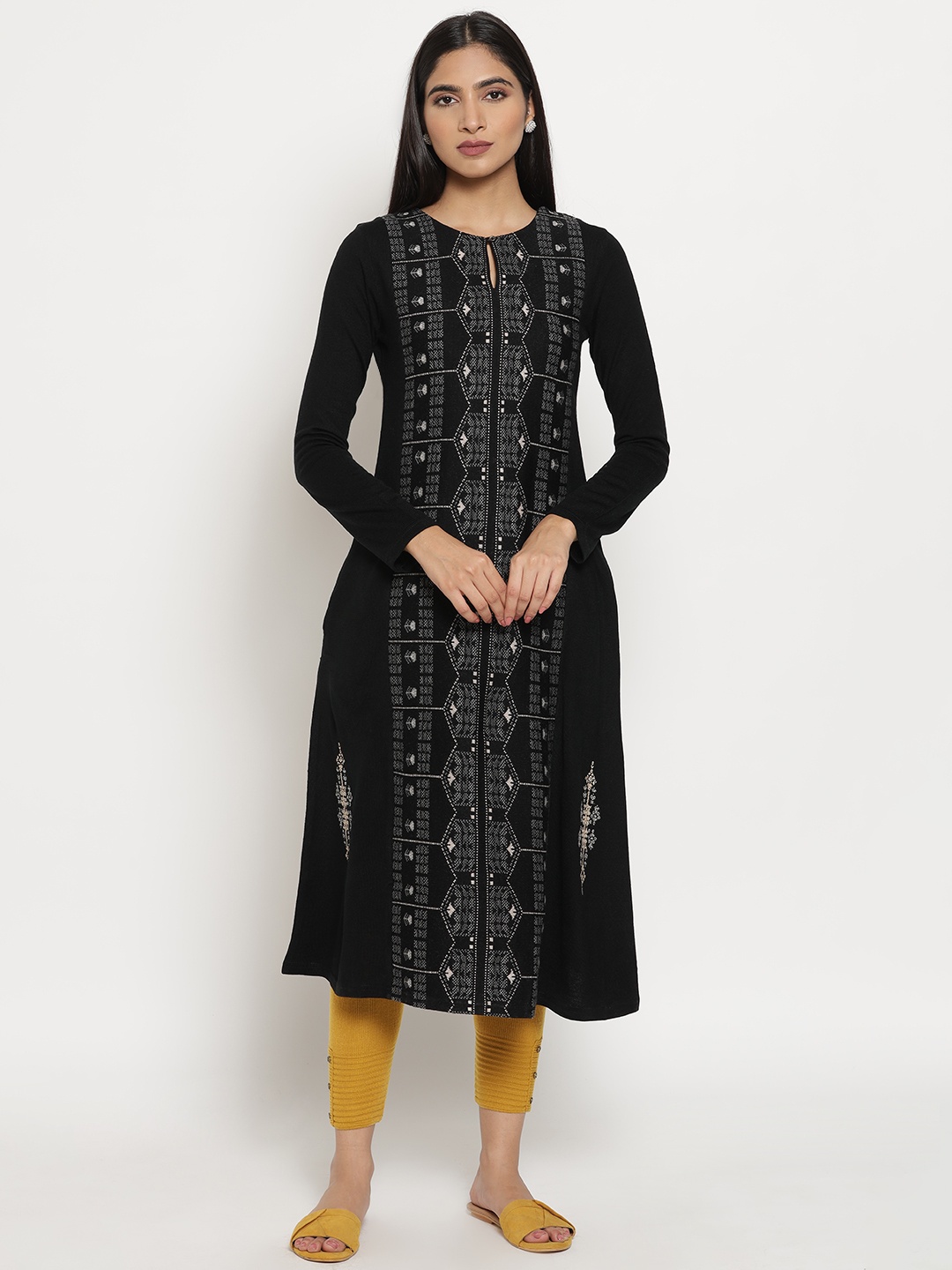 

W Women Black & White Geometric Winter Kurta