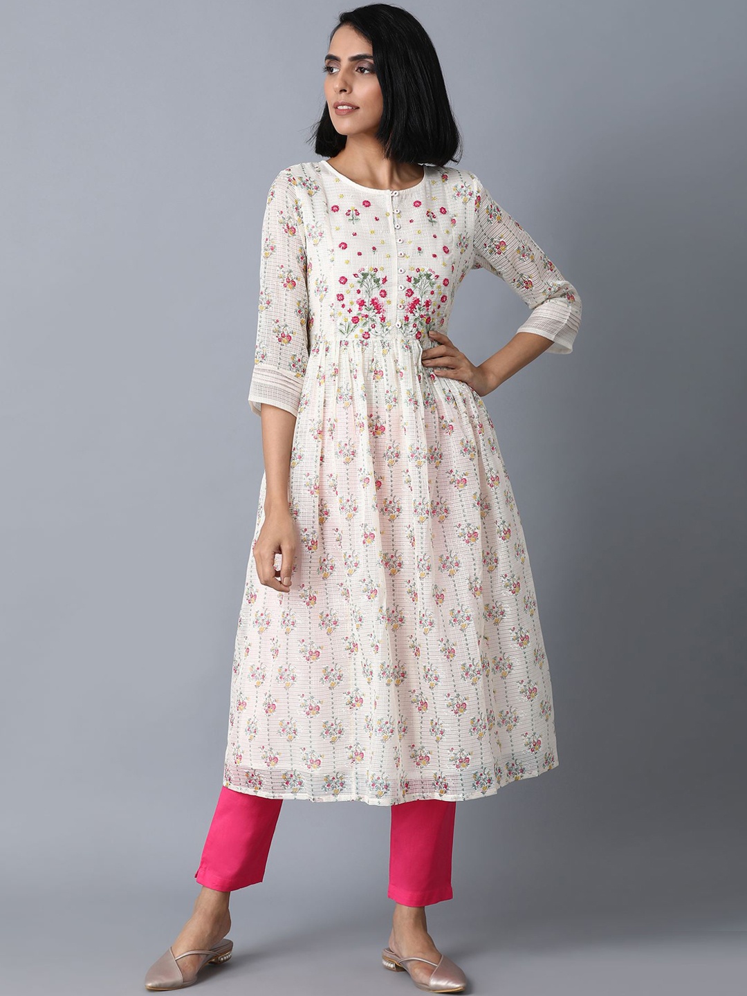 

W Women White Geometric Printed Thread Work Kurta