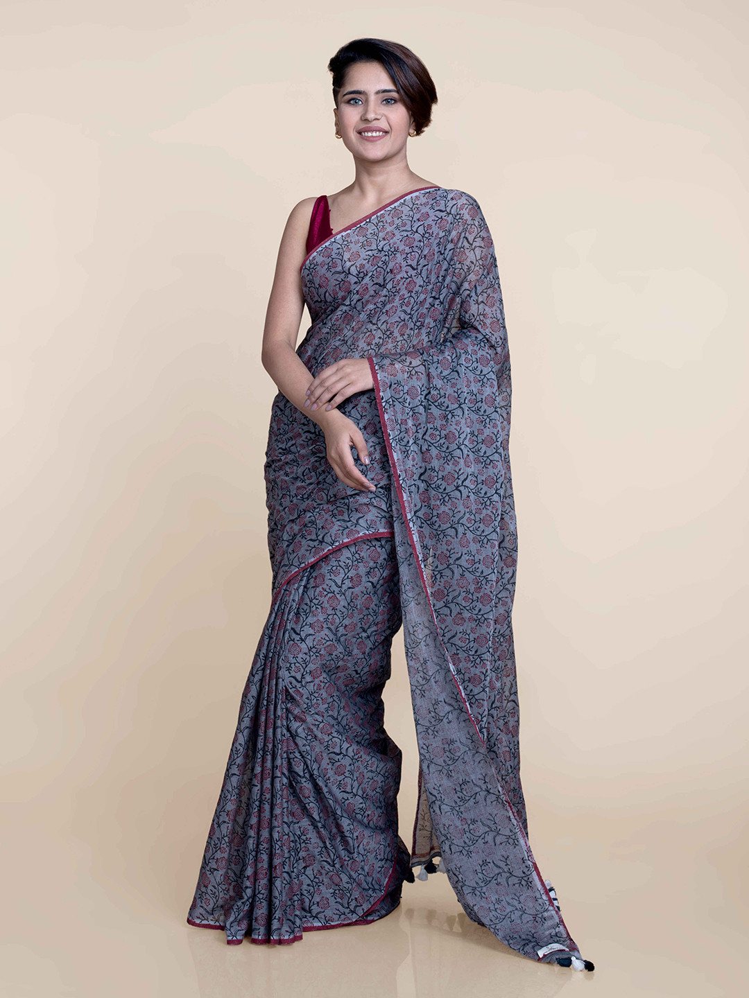

Suta Grey & Pink Floral Hand Block Printed Pure Cotton Saree