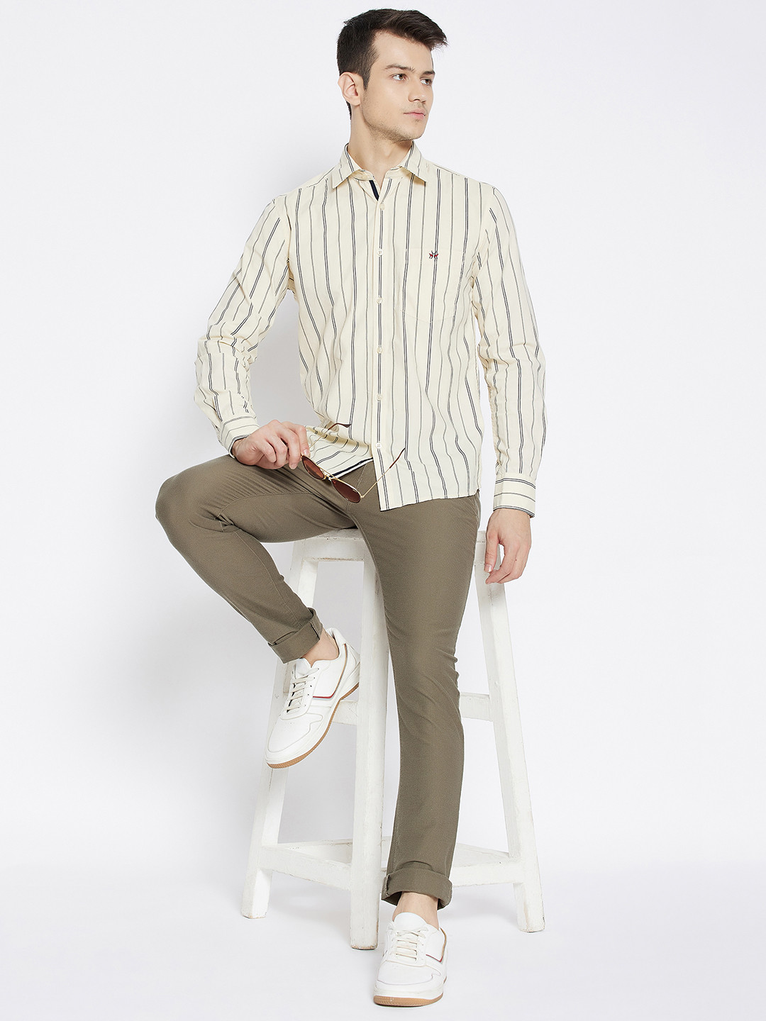 

Crimsoune Club Men Cream-Coloured Slim Fit Opaque Striped Casual Shirt