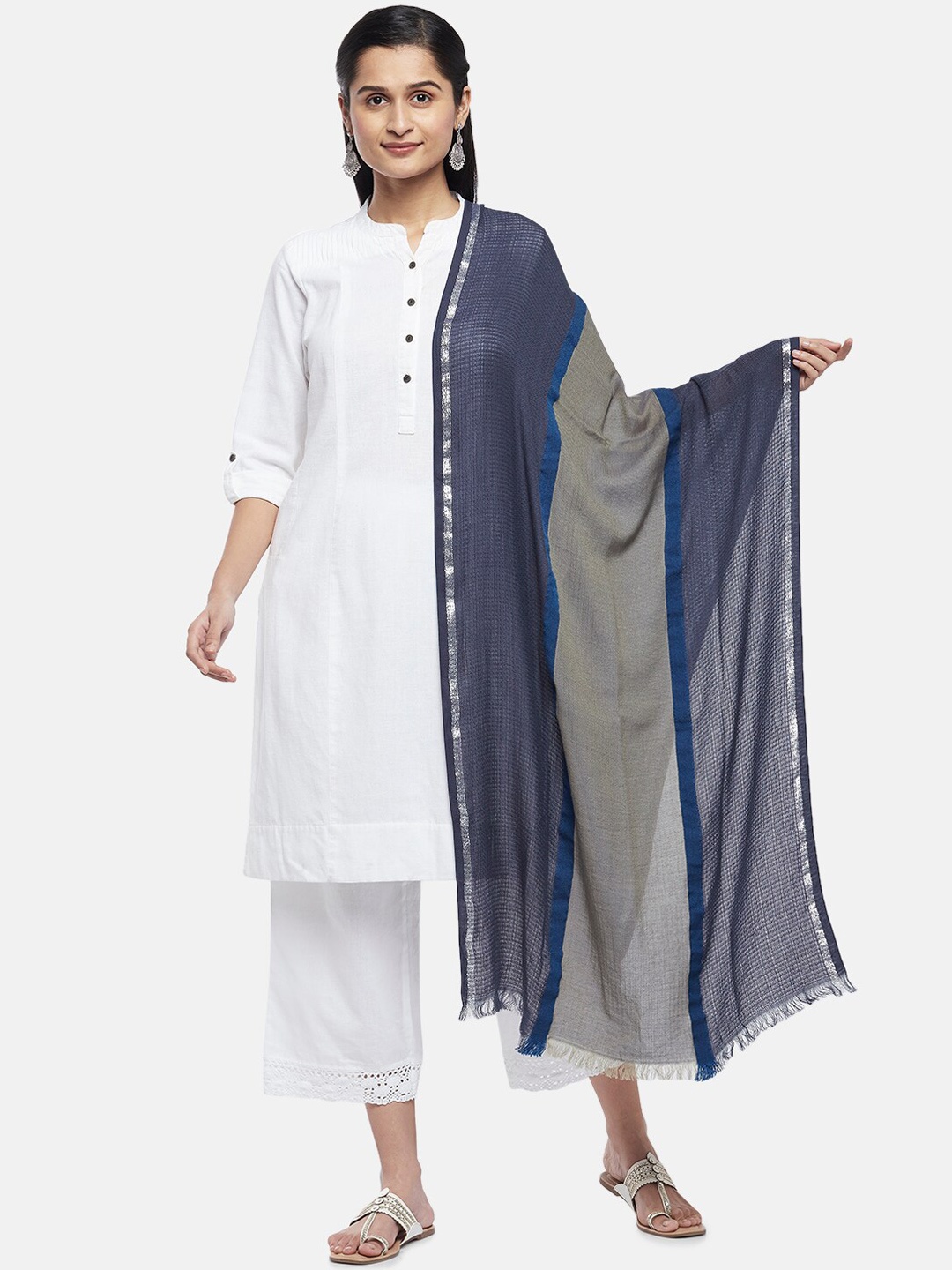

RANGMANCH BY PANTALOONS Women Navy Blue & Green Colourblocked Shawl