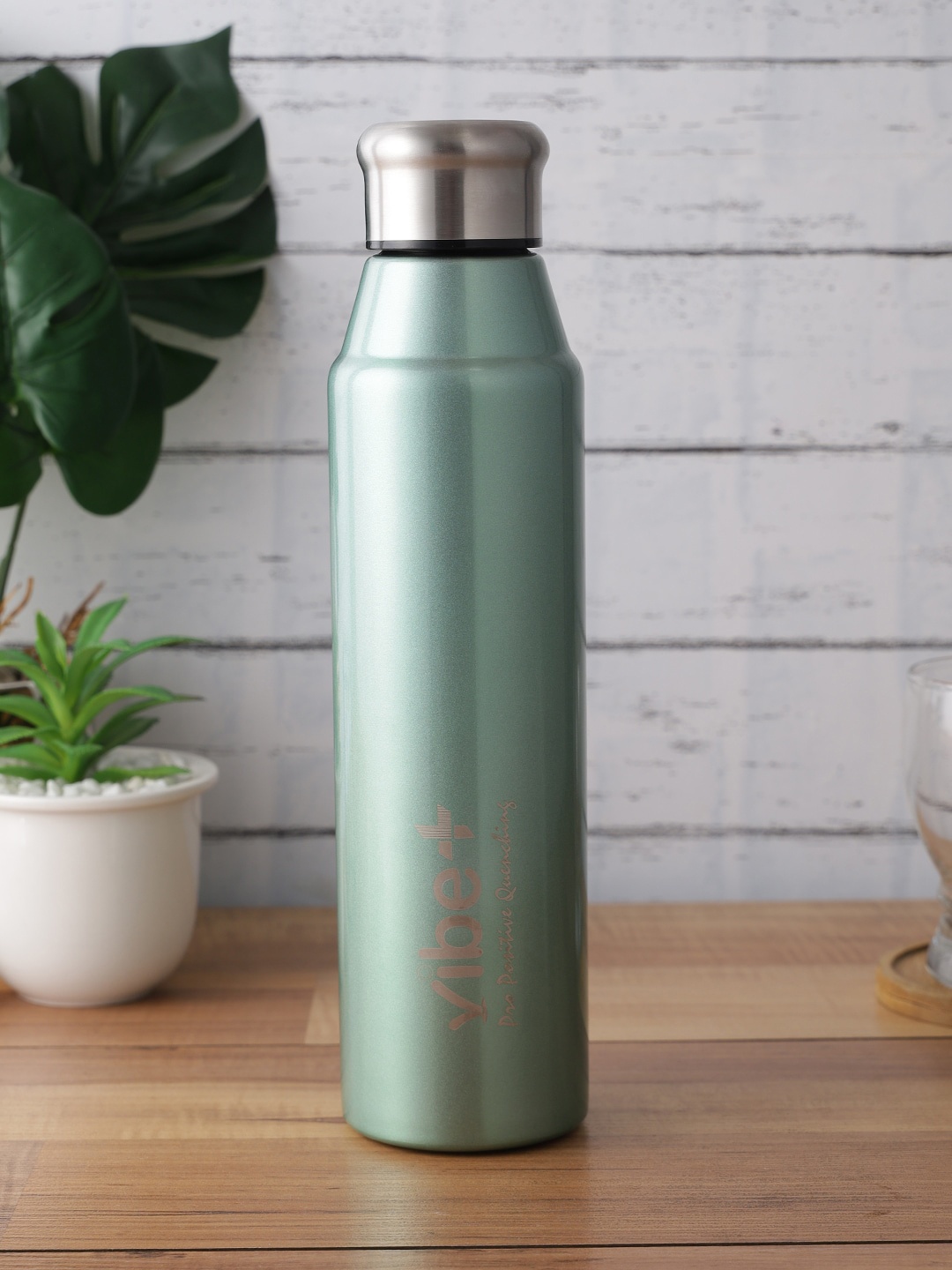 

Vibe Plus Green Solid Double Wall Stainless Steel Water Bottle 1000 ml