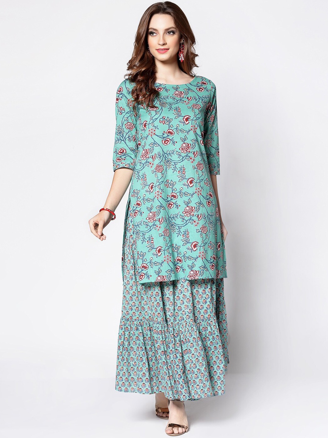 

Sera Women Blue & Maroon Floral Printed Boat Neck Straight Kurta