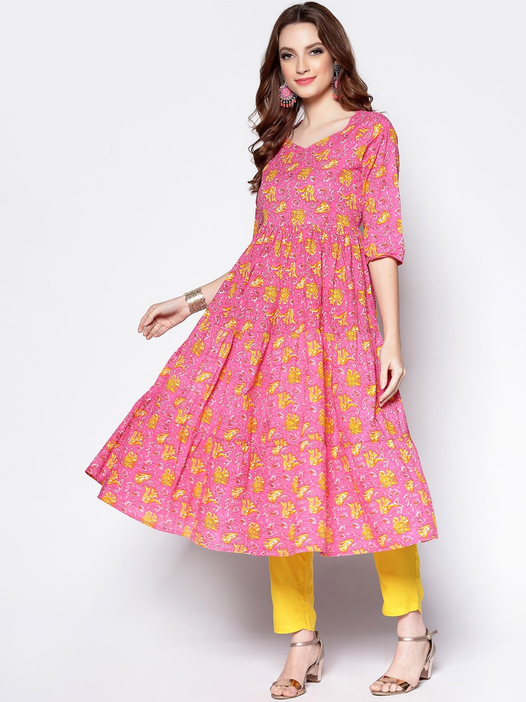 

Sera Women Pink Printed Pleated Pure Cotton Kurta with Trousers