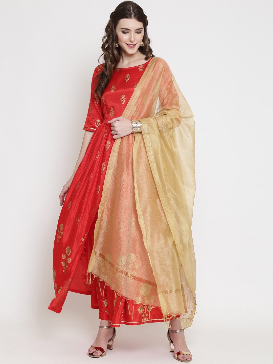 

Sera Women Red Floral Printed Pleated Kurti with Trousers