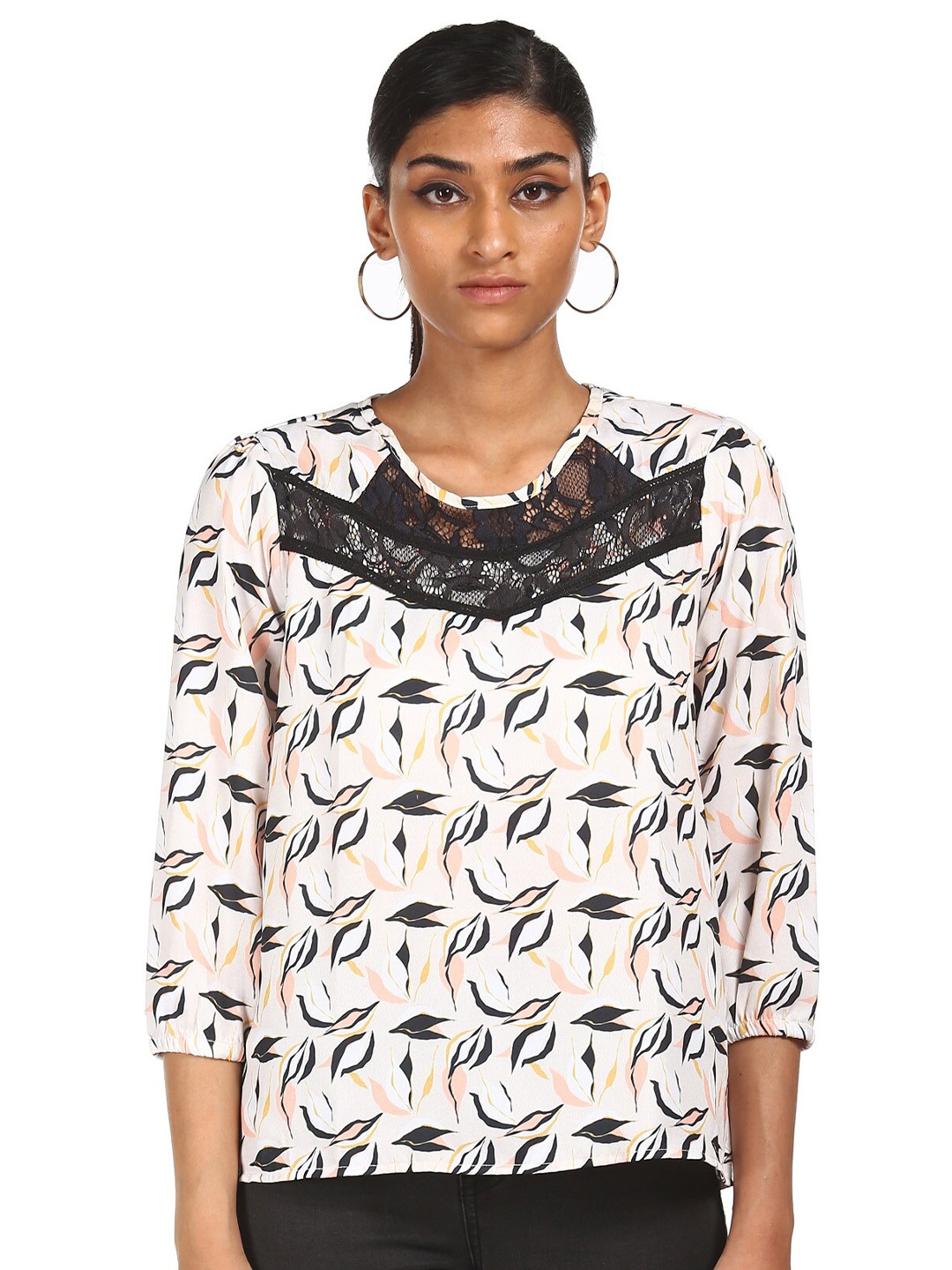 

Cherokee Cream-Coloured & Black Regular Top