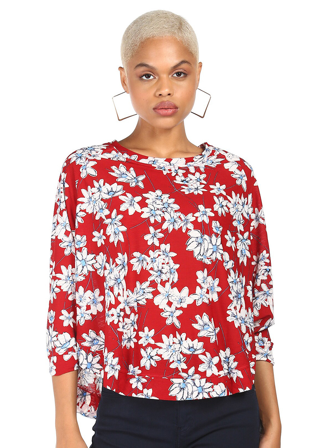 

Cherokee Red & White Floral Regular Top