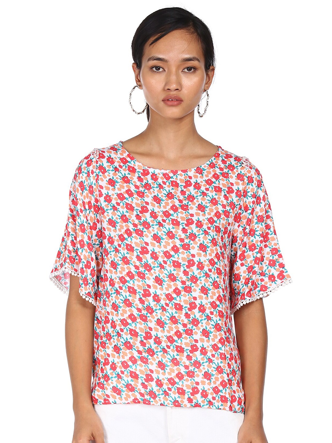 

Cherokee White & Red Floral Regular Top