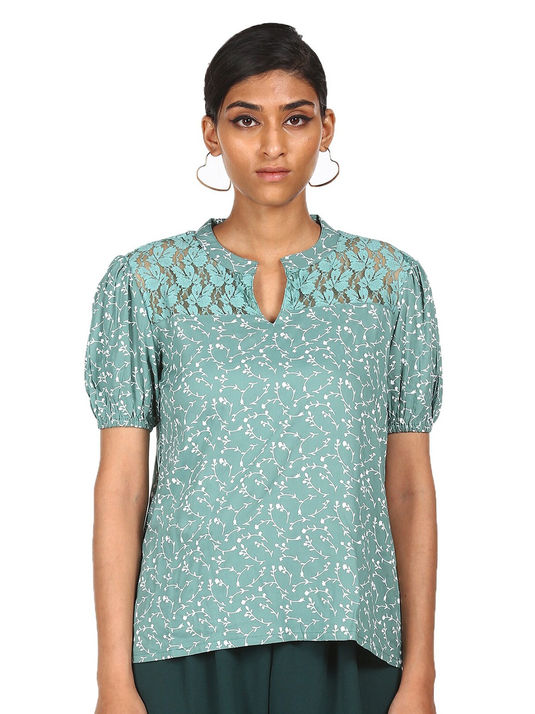 

Cherokee Green Floral Blouson Crop Top
