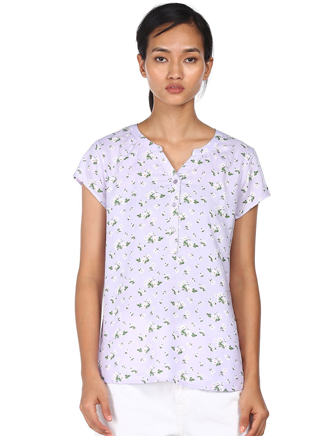 

Cherokee Lavender Floral Mandarin Collar Regular Top