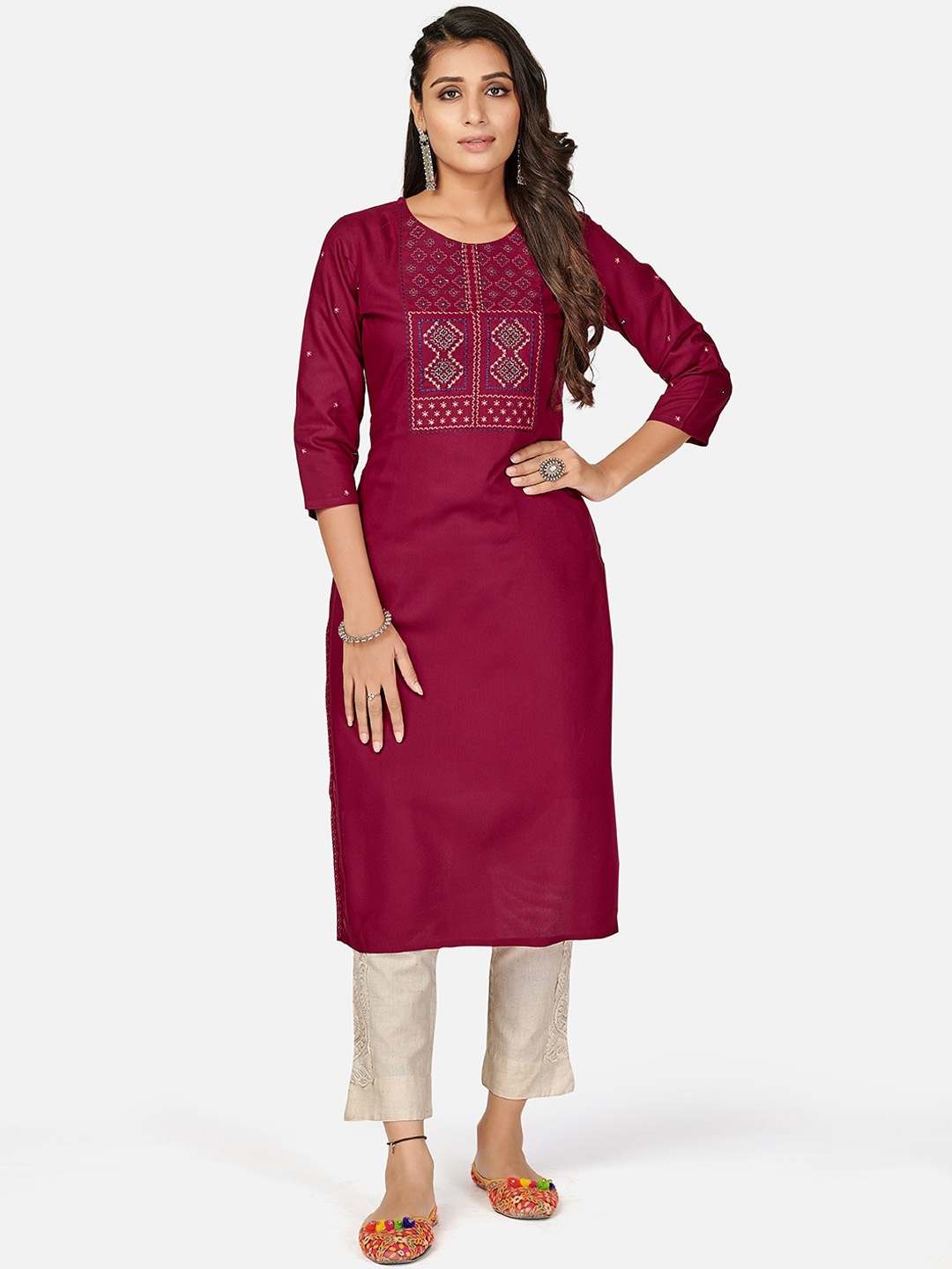 

Vbuyz Women Pink Ethnic Motifs Embroidered Thread Work Kurta