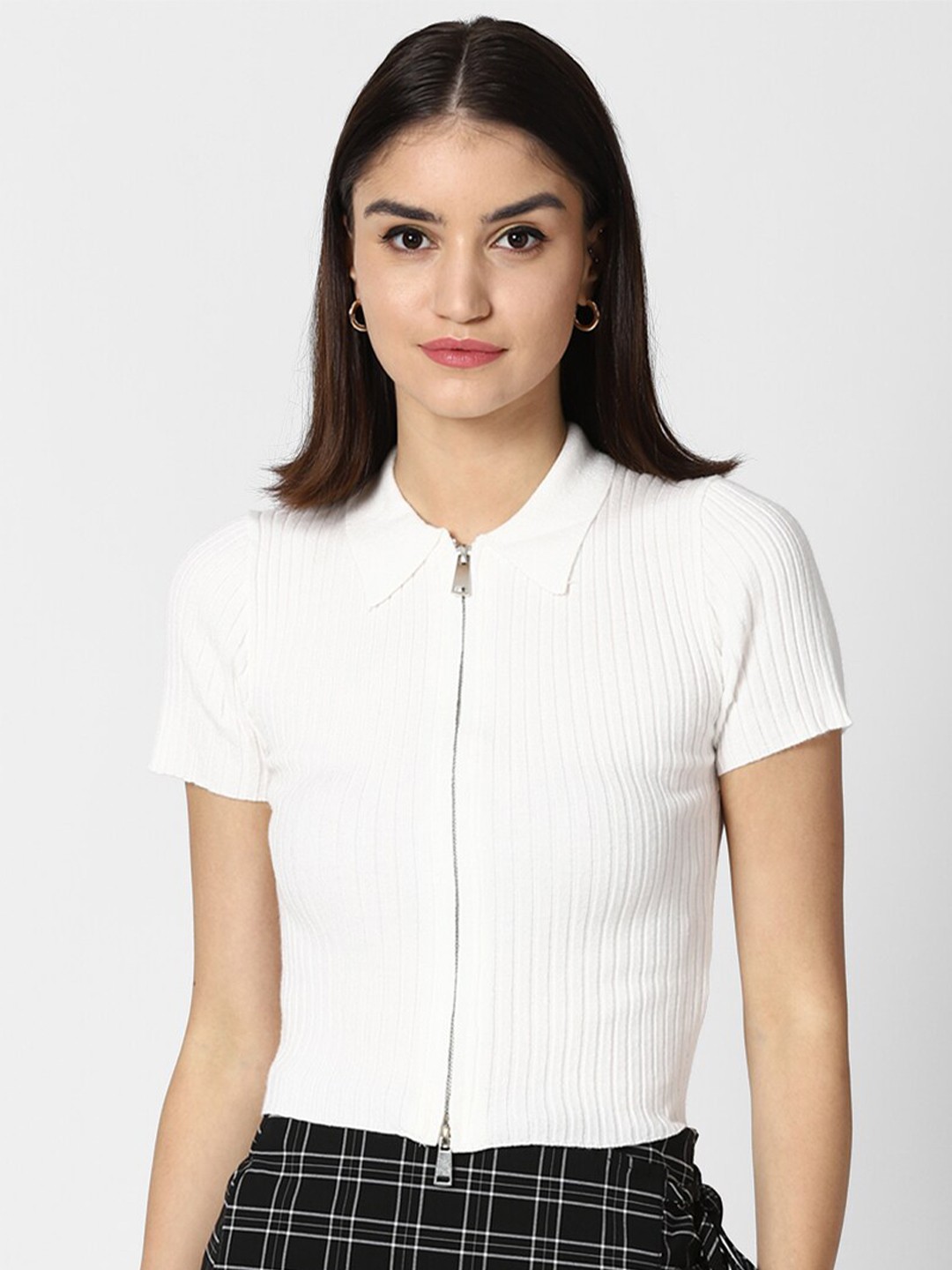 

FOREVER 21 Women Cream Ribbed Front Zip Top