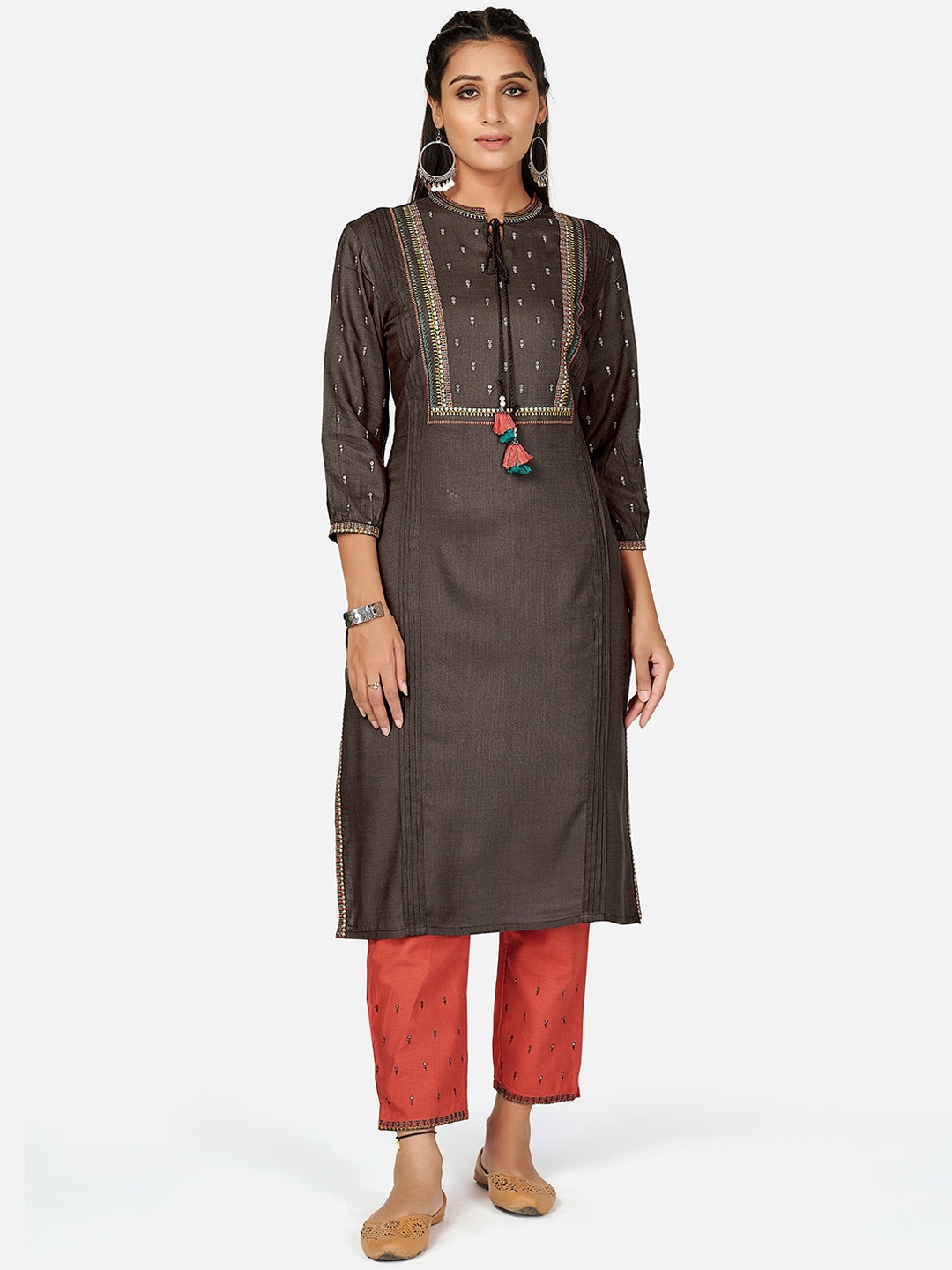 

Vbuyz Women Grey & Maroon Floral Yoke Design Regular Thread Work Kurta with Trousers