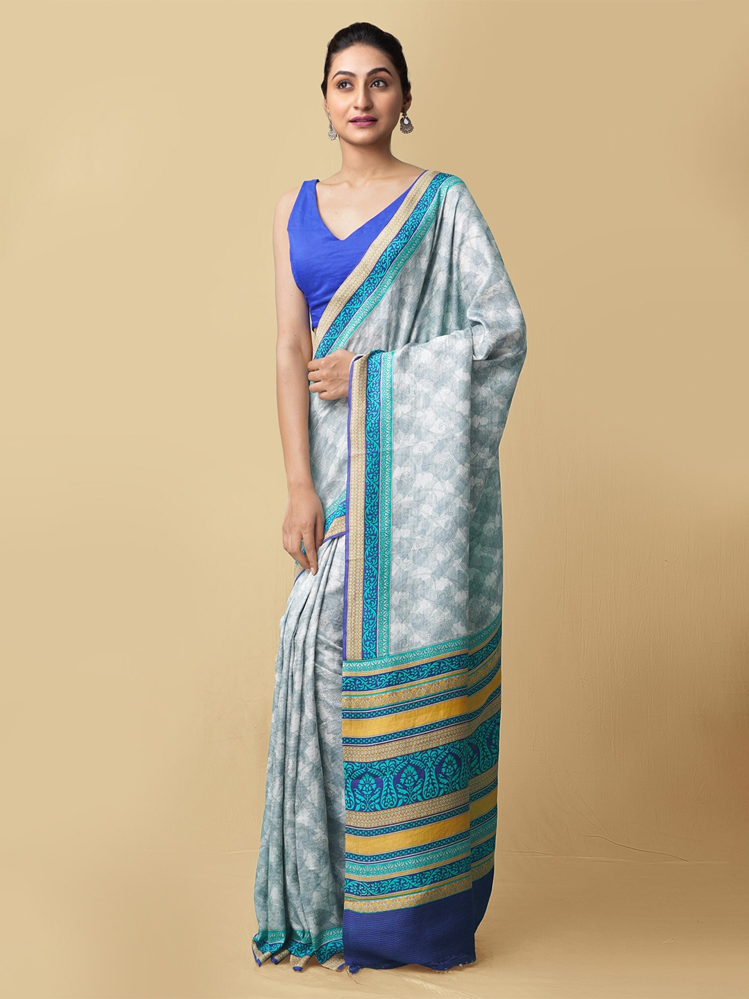 

Unnati Silks Women Grey Woven Bangalore Silk Saree