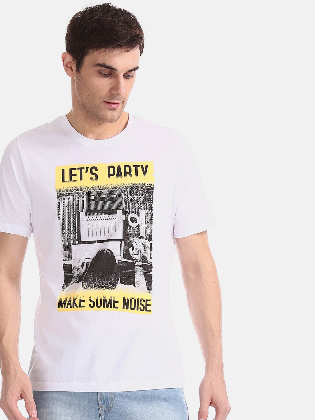 

Colt Men White Graphic Printed T-shirt